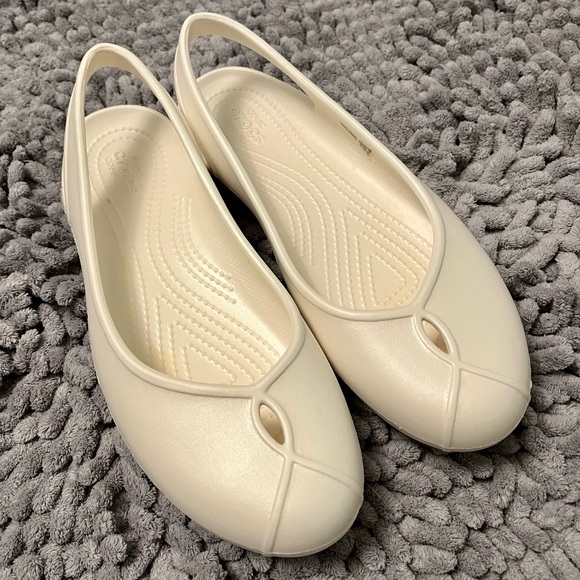 CROCS Shoes - CROCS Cream Flats